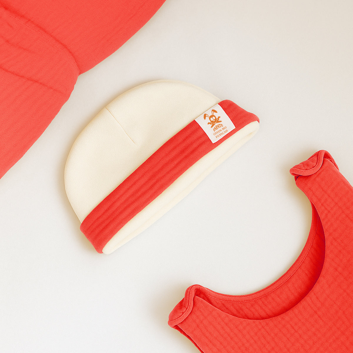 Newborn Hat in Organic Cotton - Strawberry